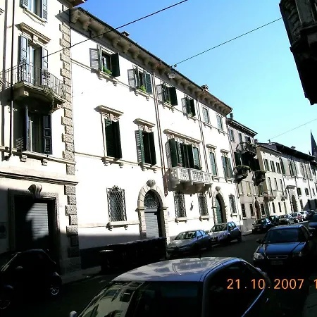 Suites Alla Giarina Guest house Verona